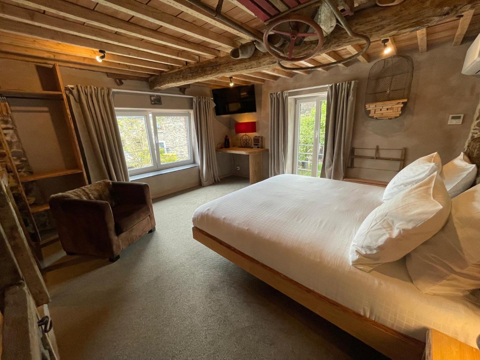 Les Chambres De Laurette Spa Luaran gambar