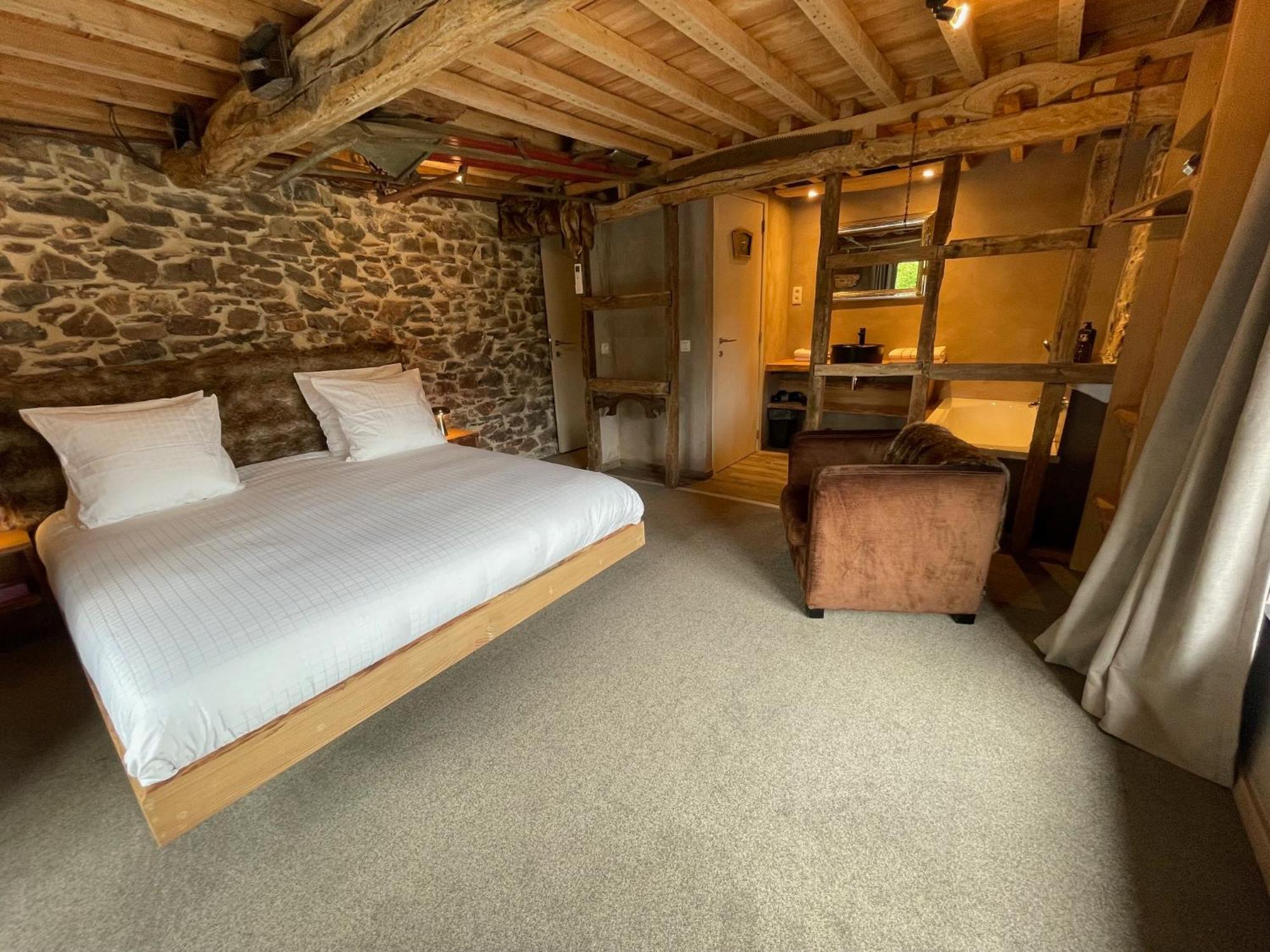 Les Chambres De Laurette Spa Luaran gambar