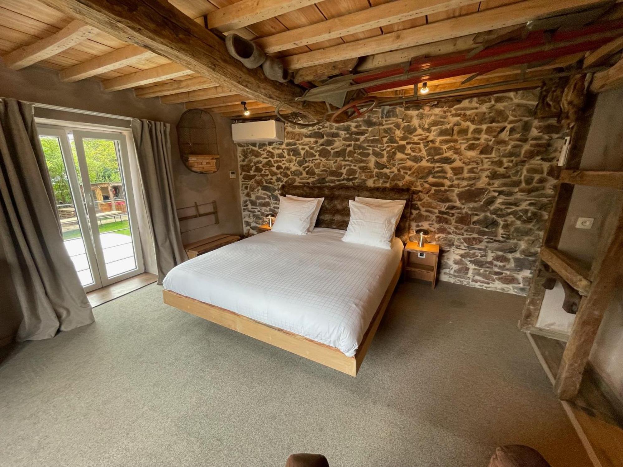 Les Chambres De Laurette Spa Luaran gambar