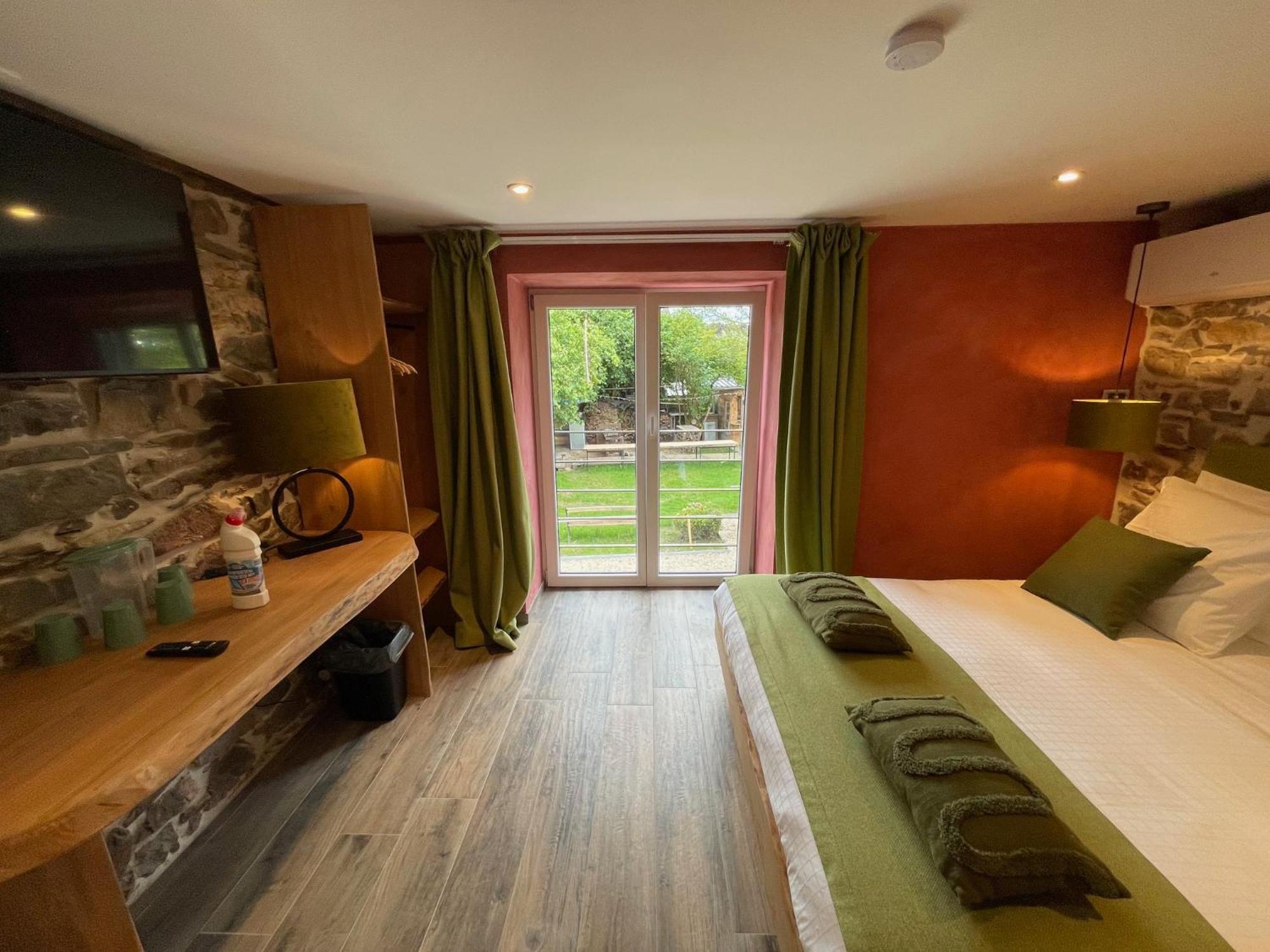 Les Chambres De Laurette Spa Luaran gambar